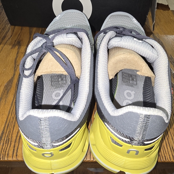 On Running Men's Athletic Shoes in Gray and Yellow - Picture 4 of 7